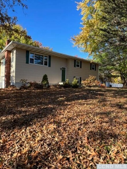 14 Red Apple Ln, Catskill, NY 12414