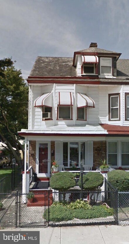 40 Winder Ave, Trenton, NJ 08609