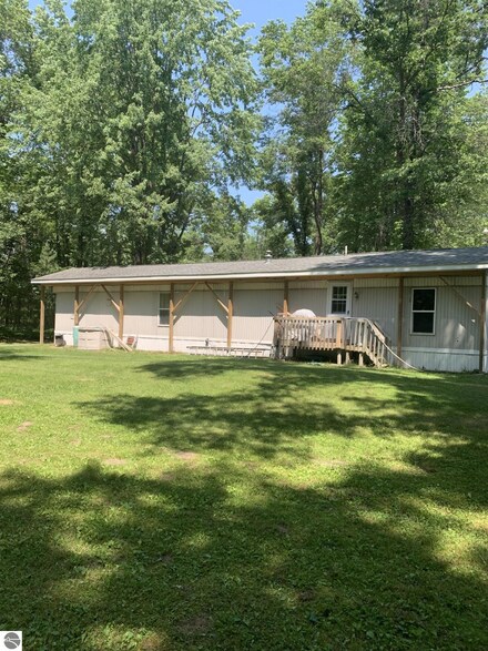 1497 Seder Rd, Alger, MI 48610