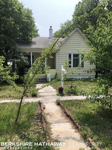 211 W 9th St, Grand Island, NE 68801
