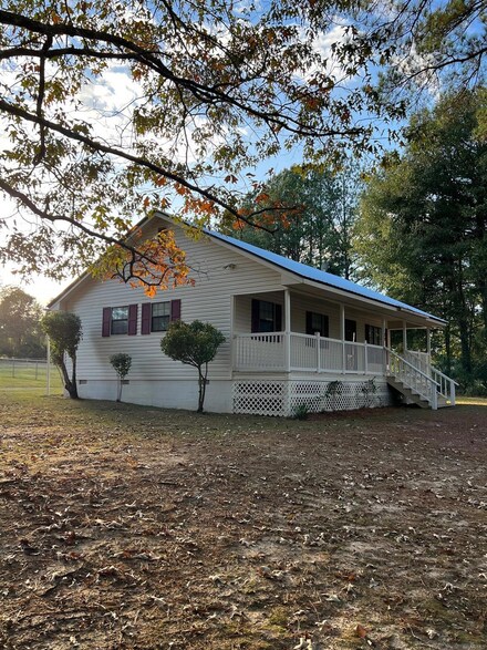 1109 Little Rd, Tallassee, AL 36078