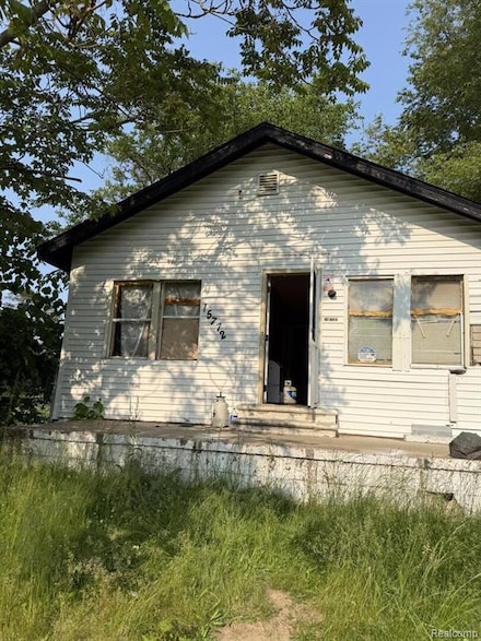 15772 W Parkway St, Detroit, MI 48223