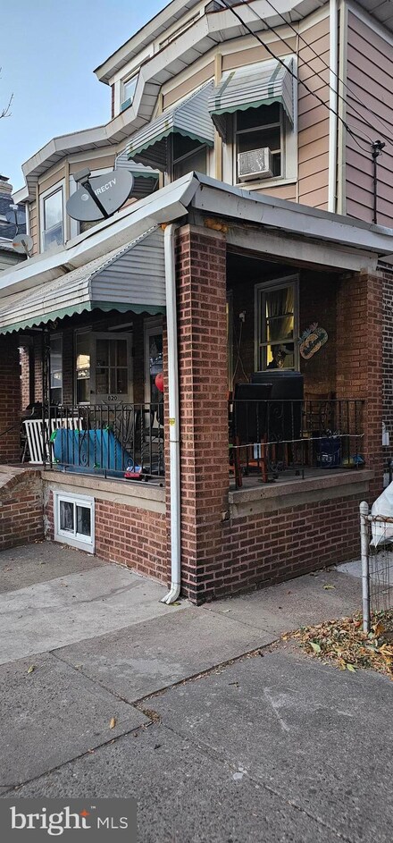 822 Chambers St, Trenton, NJ 08611