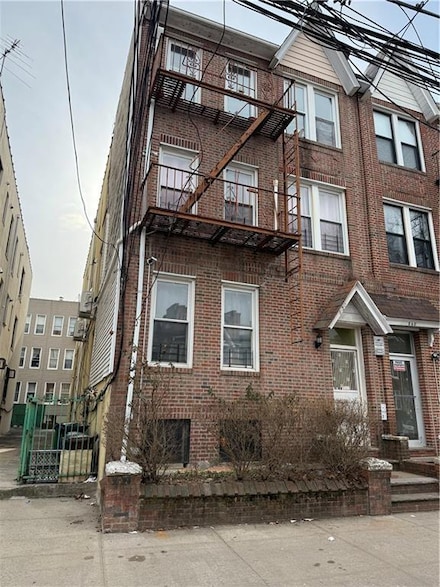 850 68th St, Brooklyn, NY 11220