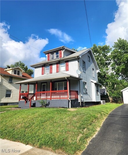 1756 Clermont Ave NE, Warren, OH 44483