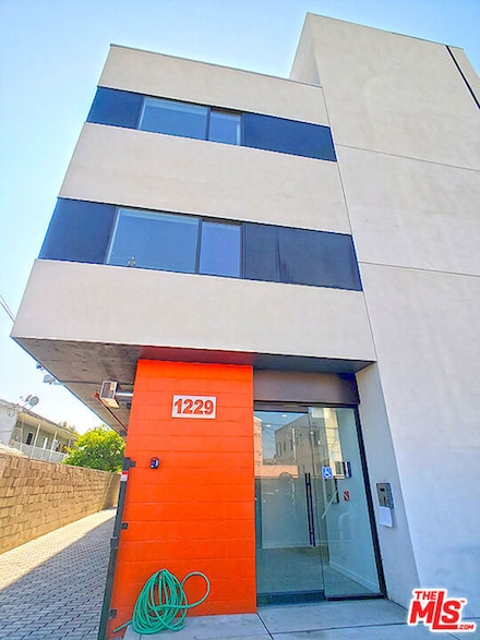 1229 S Kingsley Dr, Los Angeles, CA 90006