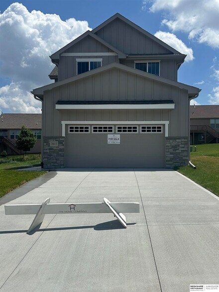 7611 N 116th Ave, Omaha, NE 68142