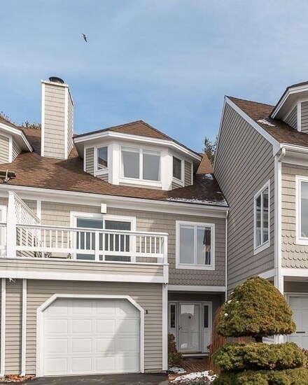 5 Raven Ln, Gloucester, MA 01930
