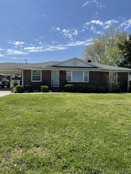 606 2nd Ave S, Loretto, TN 38469