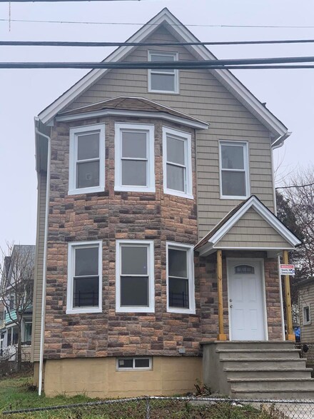 161 Nicholas Ave, Staten Island, NY 10302