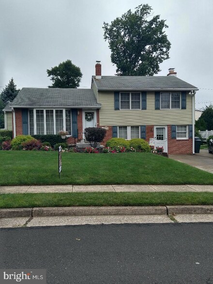 1344 Green Rd, Abington, PA 19001