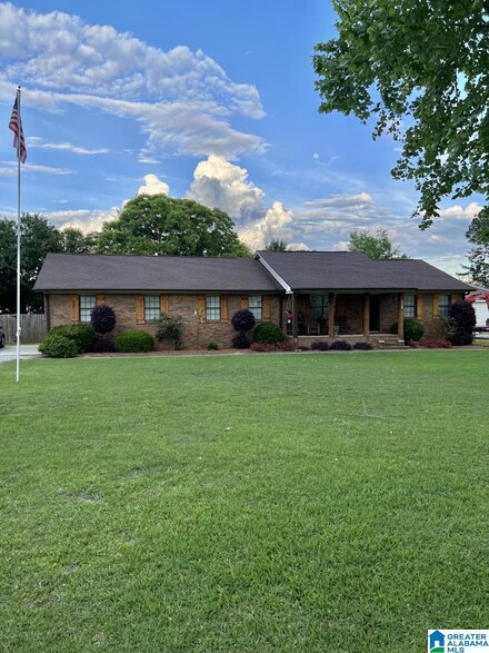 737 Collum St, Jemison, AL 35085