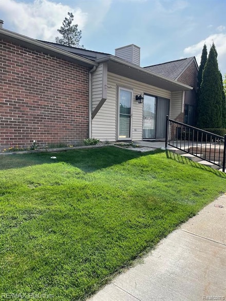 360 Spring Brooke Dr Unit 31, Brighton, MI 48116
