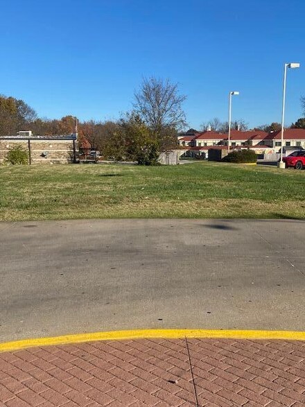 0 W Sunshine St, Springfield, MO 65807