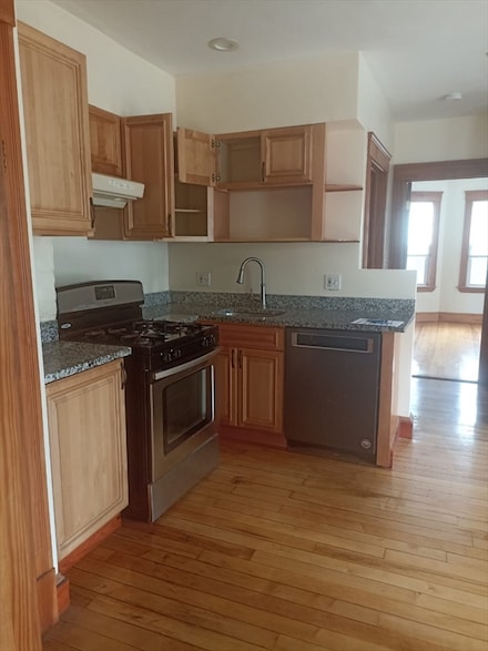 229 Ames St Unit 2E, Brockton, MA 02302