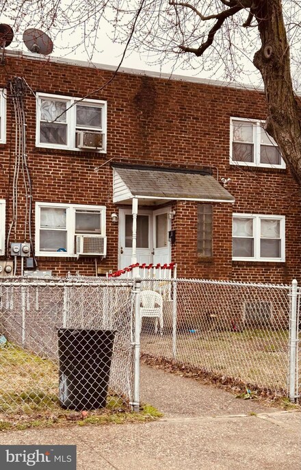 249 Grand Ave, Camden, NJ 08105