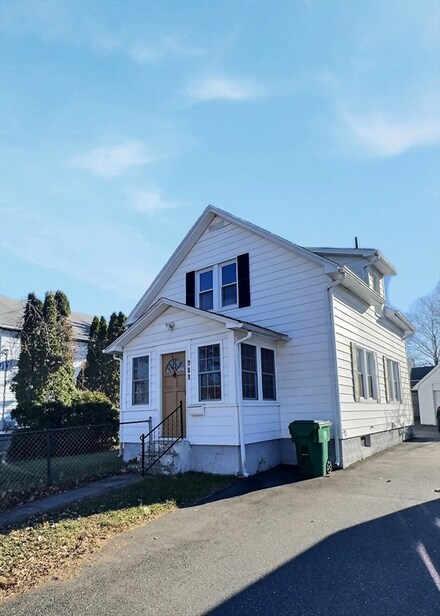606 E Main St, Chicopee, MA 01020