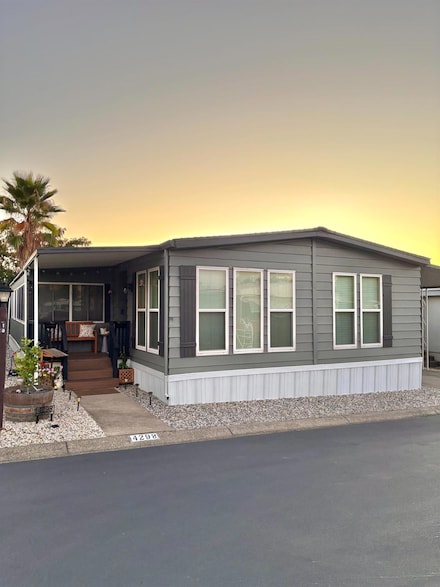 4298 Oakwood St, Rocklin, CA 95677