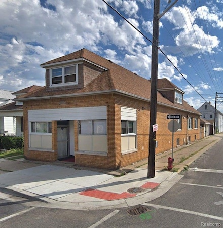 11602 Gallagher St, HamtraMcK, MI 48212