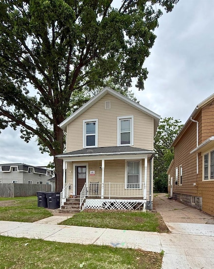 813 Cherry St, Oshkosh, WI 54901
