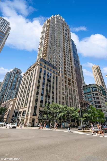 118 E Erie St Unit 21D, Chicago, IL 60611