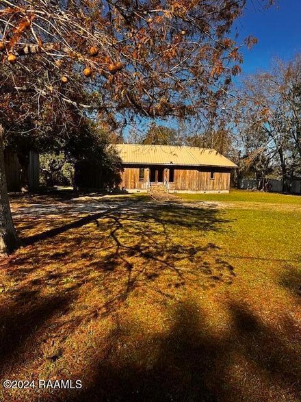 1226 S Henry St, Abbeville, LA 70510