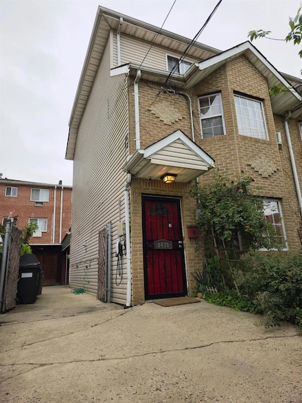 8439 130th St, Kew Gardens, NY 11415