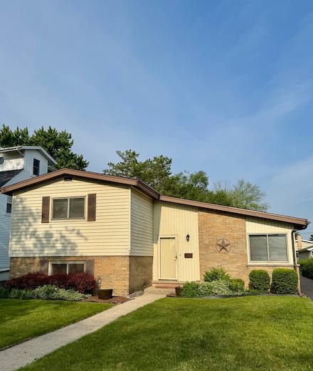 8142 N Chester Ave, Niles, IL 60714