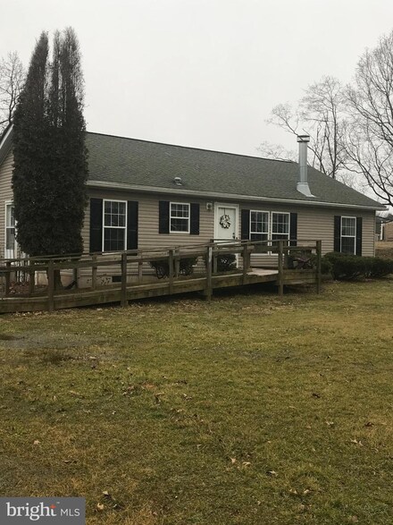 3932 N Clear Ridge Rd, Hustontown, PA 17229