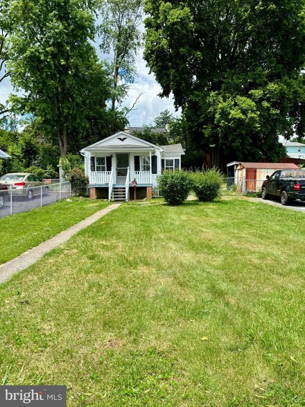 207 Avon Rd, Hagerstown, MD 21740