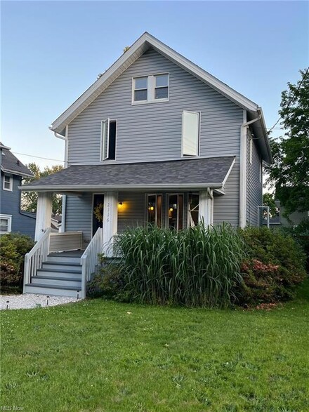 2116 Newton St, Akron, OH 44305
