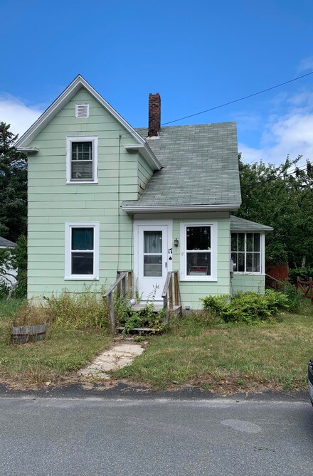 17 Sylvan Rd, Mount Desert, ME 04662