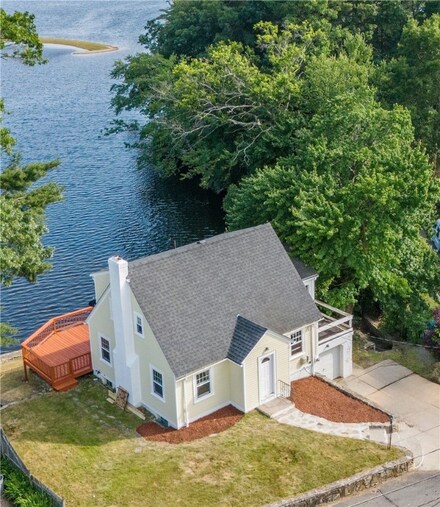 31 Beverly Cir, Greenville, RI 02828
