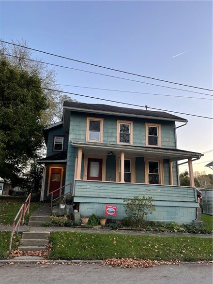 63 North St, West Middlesex, PA 16159