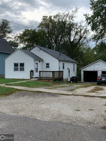 610 S Fillmore St, Osceola, IA 50213