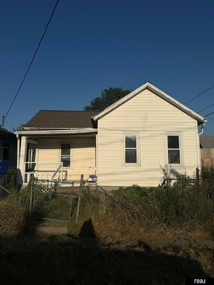 315 N 9th St, Council Bluffs, IA 51503