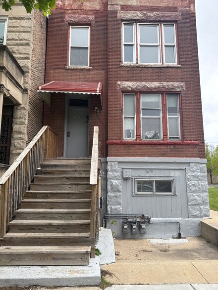 1655 S Ridgeway Ave, Chicago, IL 60623
