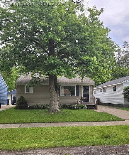 8225 Oak St, Taylor, MI 48180