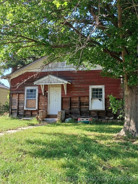 609 I St, Hartshorne, OK 74547
