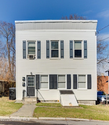 136 11th St, Troy, NY 12180