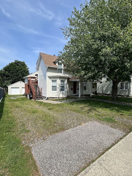 33 Chicago Ave, Groton, CT 06340