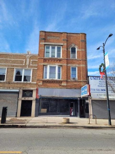 9034 S Commercial Ave, Chicago, IL 60617