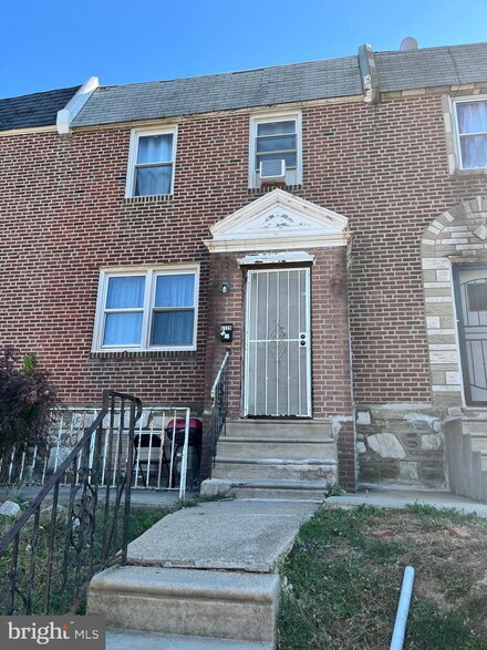 6729 Sylvester St, Philadelphia, PA 19149