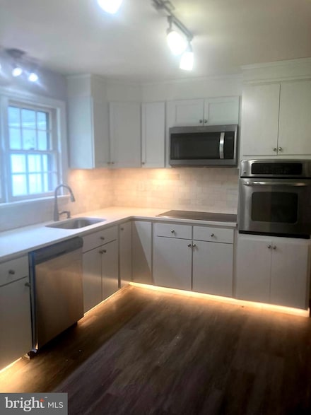 310 Pine Tree Rd, Wayne, PA 19087