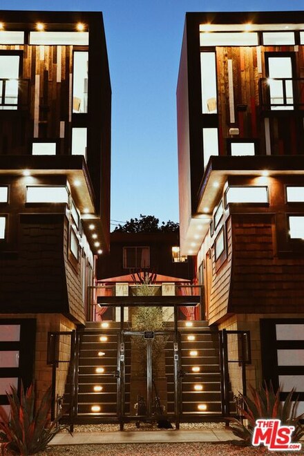 717 N El Centro Ave, Los Angeles, CA 90038