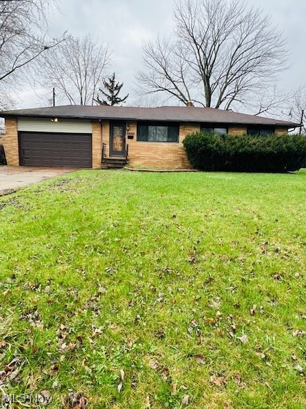 5692 Meadow Ln, Bedford, OH 44146