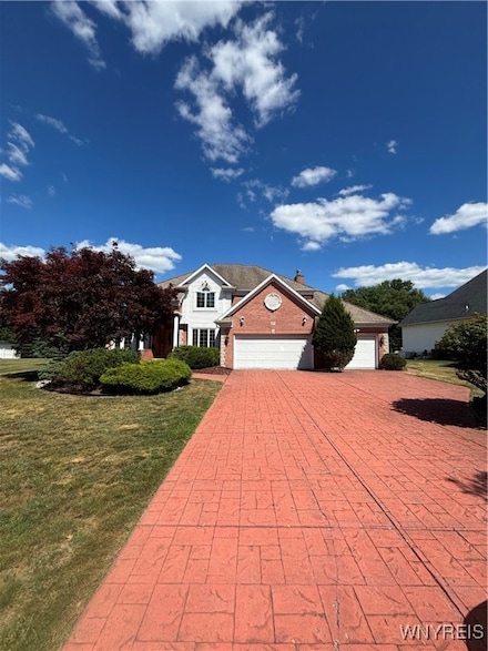 27 Rolling Woods Ln, Buffalo, NY 14224