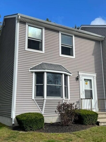 55 Lambert St Unit 10, Portland, ME 04103