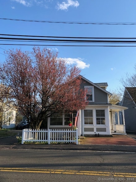 4 Mckinley St, Norwalk, CT 06853
