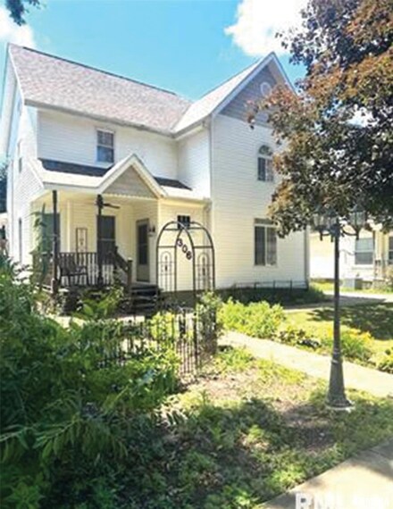 306 W Fremont St, Elmwood, IL 61529